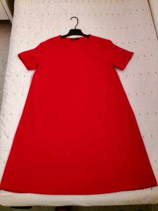 Vestido Rojo Stradivarius- Talla M- Cómo nuevo