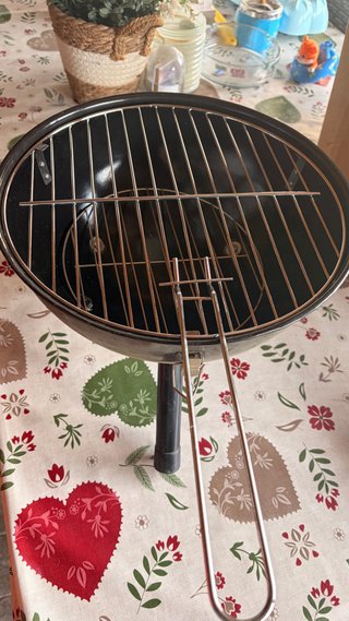 Mini Barbecue Portatile Rosso e Nero