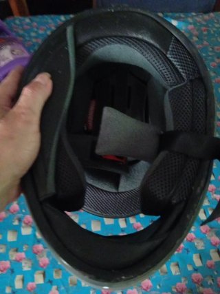 Casco de moto gris