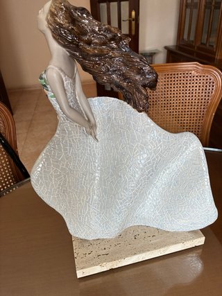 Figura Decoración Mujer Mosaico