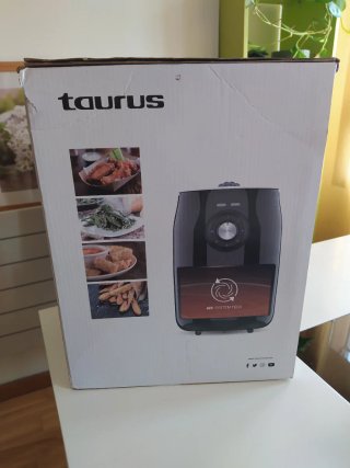 Freidora de aire Taurus negra