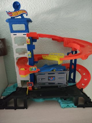 Pista Hot Wheels Tiburón