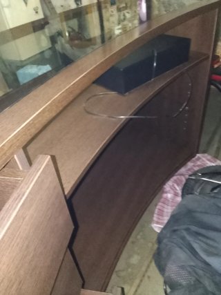Mostrador curvo madera y cristal calidad excelente