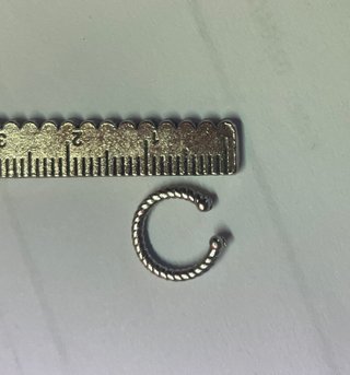 Anello bigiotteria effetto corda