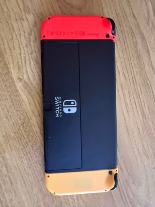 Nintendo Switch OLED + 9 juegos y accesorios