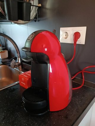 Cafetera Dolce Gusto Roja