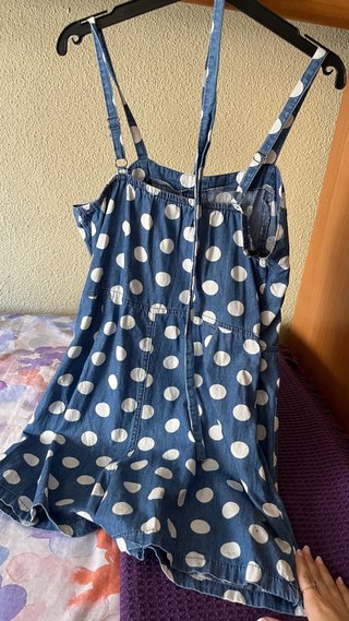 Mono corto azul con topos blancos
