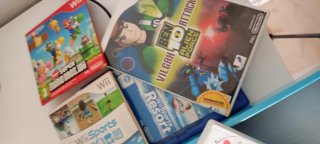 Nintendo Wii Super Mario Bros. Wii Pack