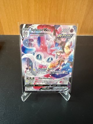 Carta Pokemon Sylveon VMAX