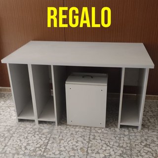 Escritorio blanco con cajones+ regalo otro similar