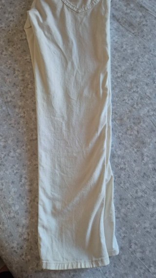 Pantalón vaquero blanco roto