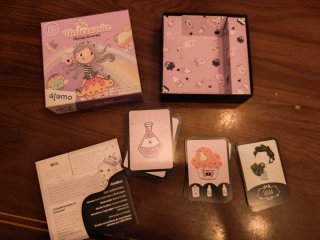 Unicornia Juego de Mesa + Cartas