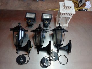 Faroles de Exterior Negros y Blancos