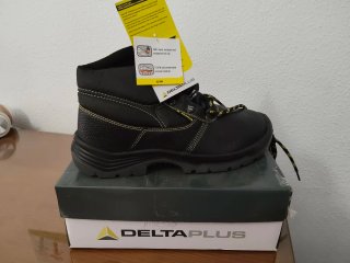 Zapatos de trabajo Delta Plus Talla 44