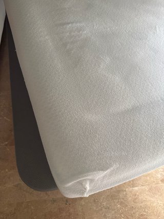 Colchón 90x190 viscoelastic y base tapizada.