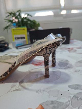 Sandalias Zara Tacón Transparente Piel Serpiente