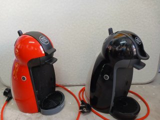 Cafetera Dolce Gusto Roja y Negra
