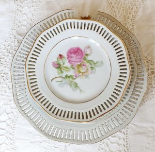 Platos postre de Porcelana. Y otro loza decorativo