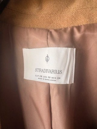 Chaqueta larga Stradivarius Talla XS/S Beige