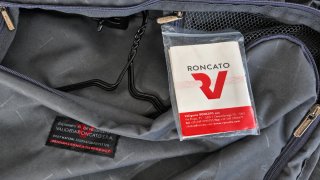 Portatrajes Roncato azul marino premium a estrenar
