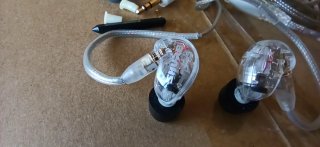 Auriculares Shure SE215
