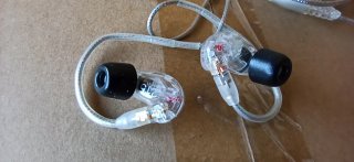 Auriculares Shure SE215