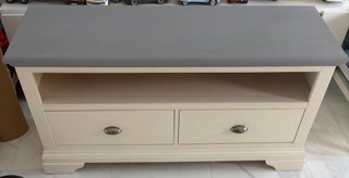 Mueble TV estilo provenzal francés beige/gris