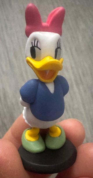 Figura Daisy Gashapon Disney Japón. Nuevo.
