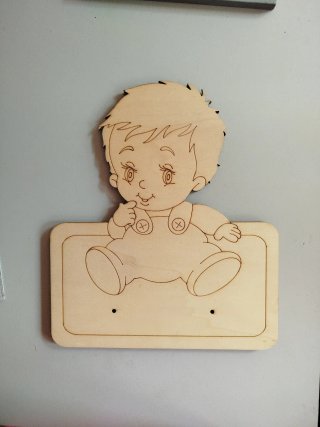 Percha bebé niño madera para decorar 35x 30