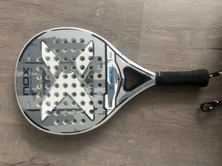 Pala de pádel NOX x-hero