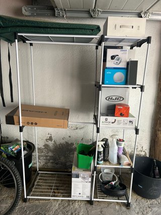 Estantería Metálica y Plástico