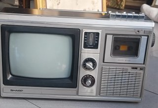 Antigua TV Radio Cassette Sharp