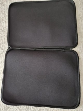 Funda portátil negra 40x30 cm