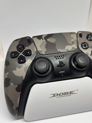 Mando PS5 Gray Cammo con joysticks magnéticos