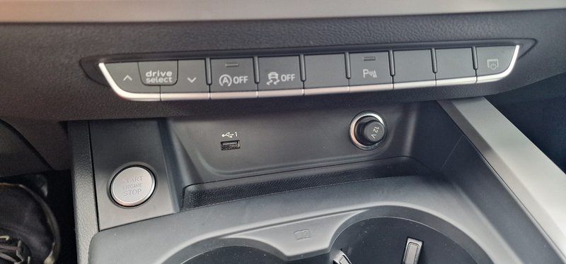 Audi A4 2021, foto 28