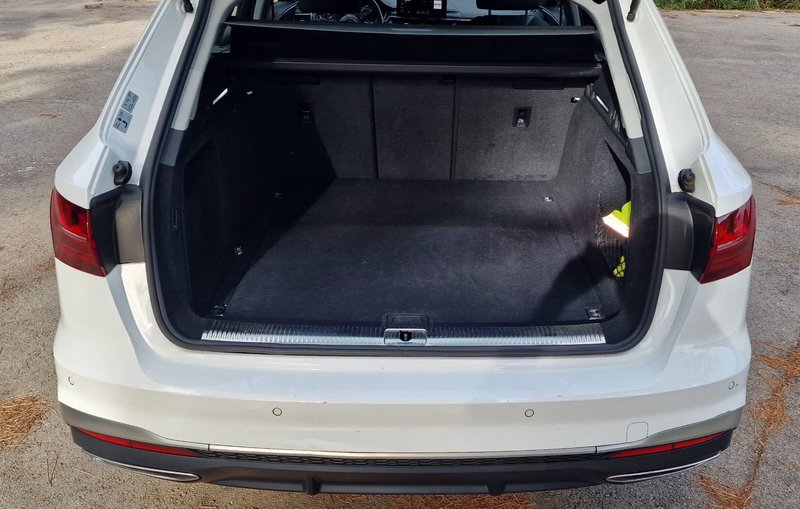 Audi A4 2021, foto 18