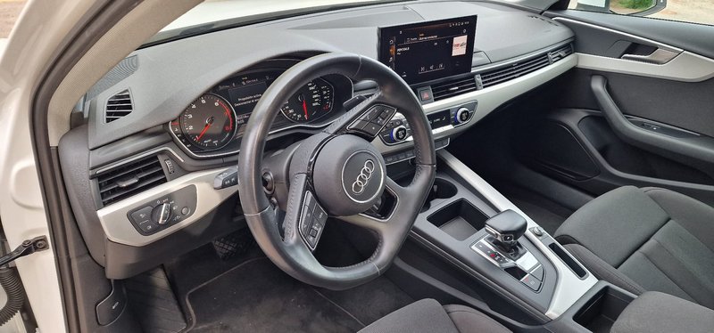 Audi A4 2021, foto 15