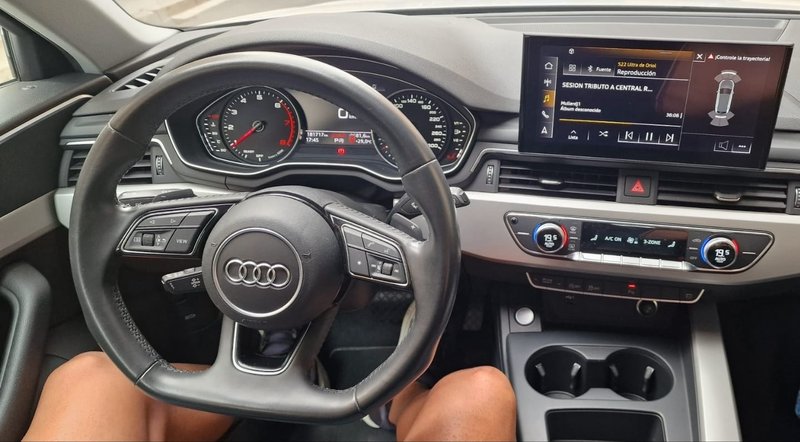 Audi A4 2021, foto 13