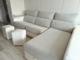 Sofá Chaise Longue Piel y Tela Beige