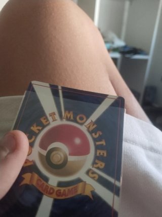 Carta Pokémon Zapdos (Base Set)