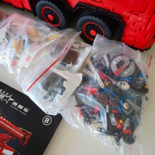 10996 Pcs Mould King 19008 Camión Grúa