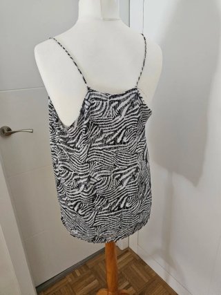 Blusa tirantes estampado cebra.