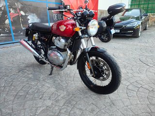 Royal Enfield Interceptor 650 Roja