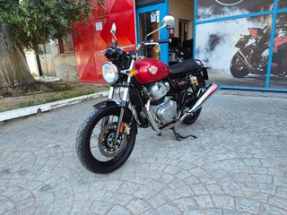 Royal Enfield Interceptor 650 Roja