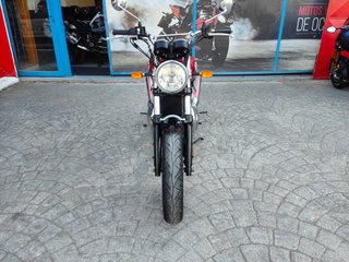 Royal Enfield Interceptor 650 Roja