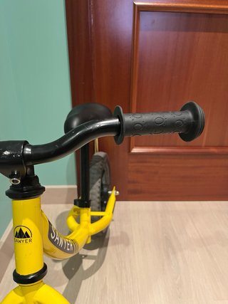 Bicicleta Sawyer Bikes + Casco