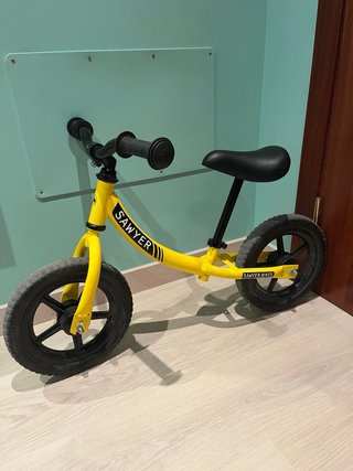 Bicicleta Sawyer Bikes + Casco