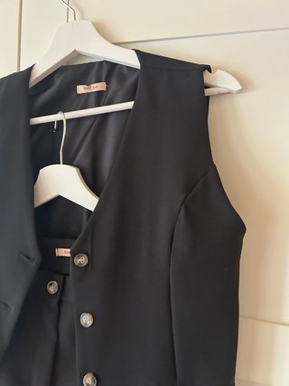 Conjunto chaleco y pantalón negro