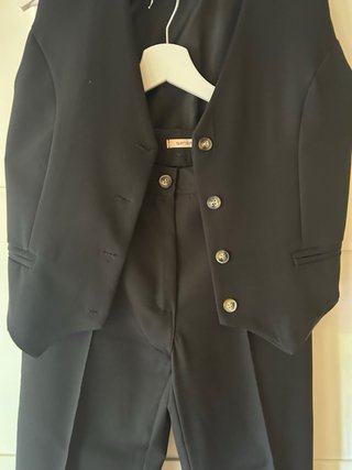 Conjunto chaleco y pantalón negro