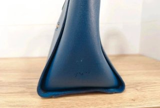 Bolso de piel azul